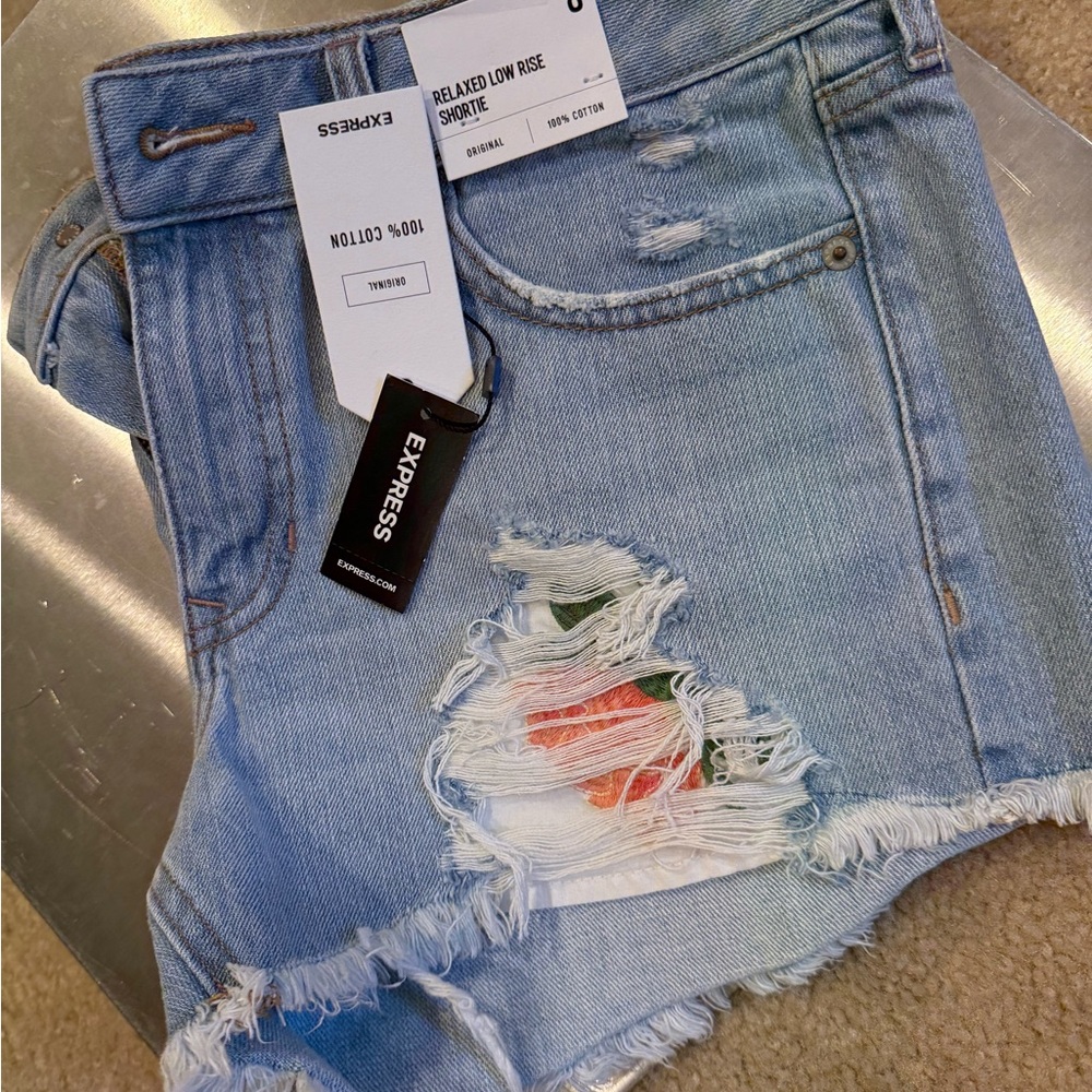 Vintage Y2K Express Destroyed Floral Embroidered Relaxed Low Rise Denim Shorts - Picture 3 of 10